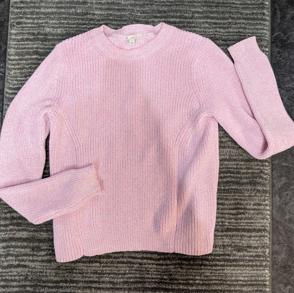 Gap crewneck sweater